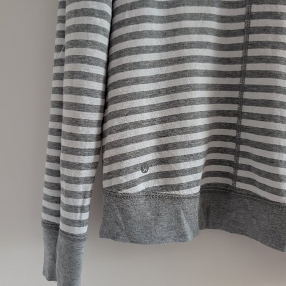 3/$30 Reversible Lululemon long sleeve - Picture 7 of 8